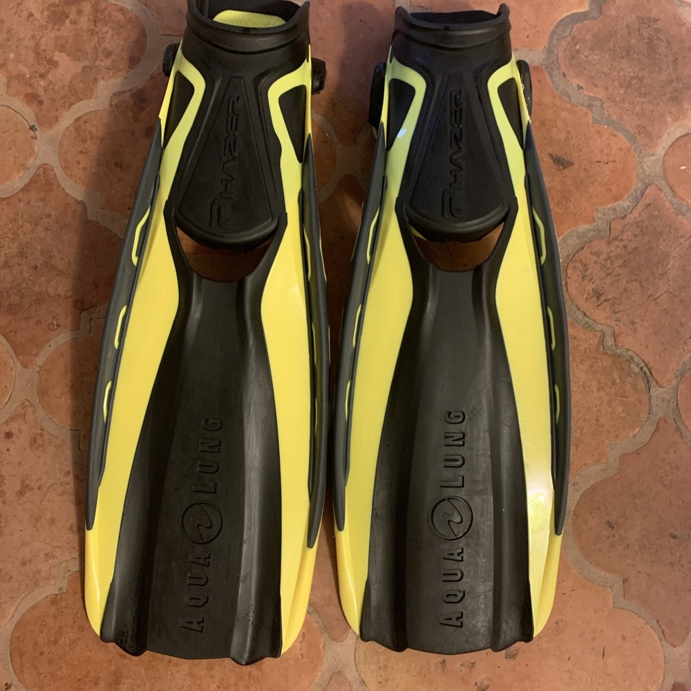 Aqualung Phazer Yellow Scuba Snorkel Fin -Size L Made In Italy Used Once
